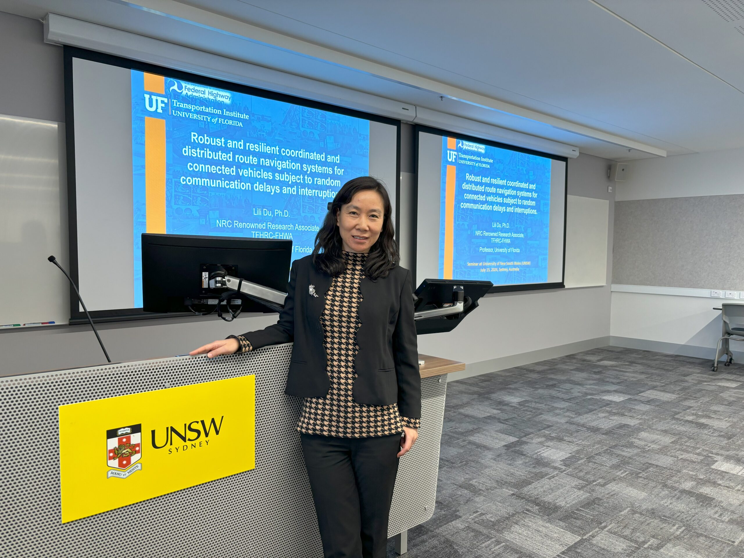 Professor Lili Du (University of Florida) presents a seminar at UNSW