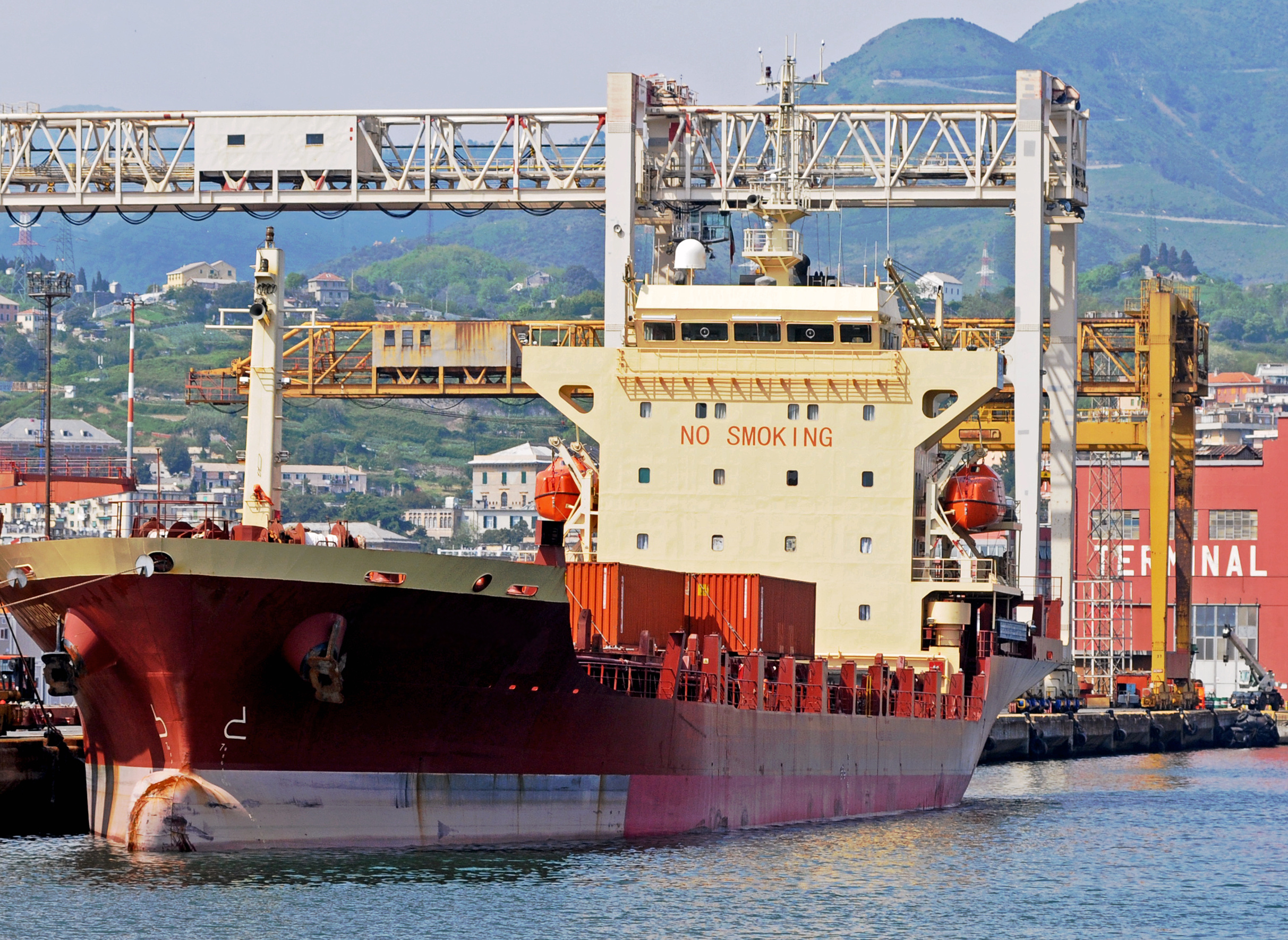 Development of an analytical method to determine degradation mechanisms and progression in steel and concrete structures in the maritime industry
